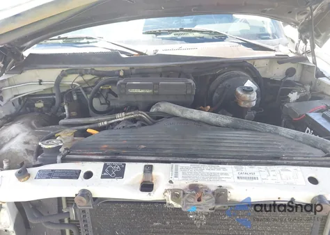 2000 Dodge Ram 1500 St из США, поврежденный, VIN 3B7HC13Z5YG163101